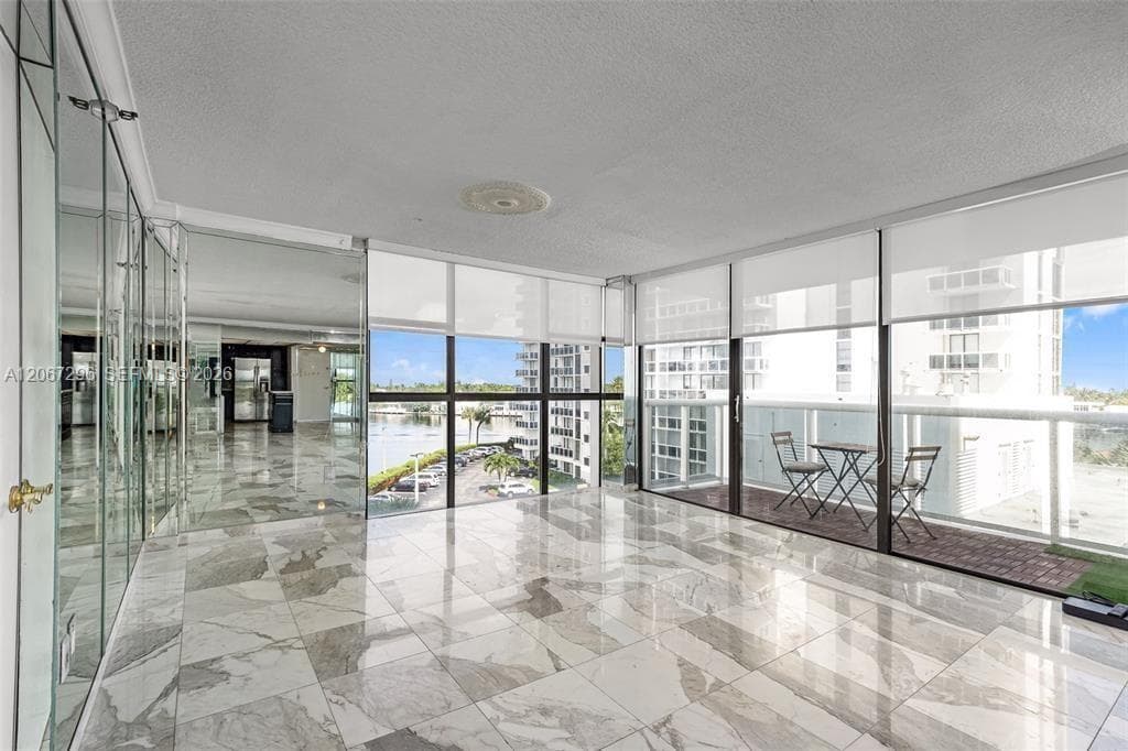 WATERVIEW CONDO · #533 in Aventura - Photo 3