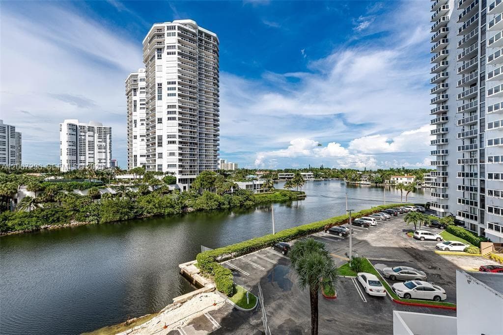 WATERVIEW CONDO · #533 in Aventura - Photo 18