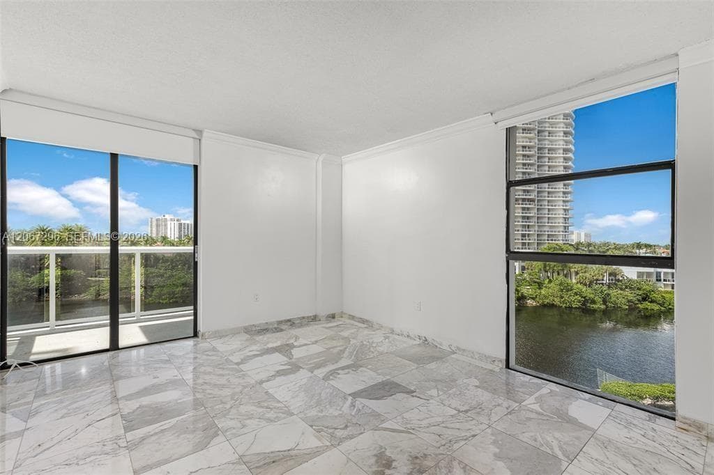 WATERVIEW CONDO · #533 in Aventura - Photo 8