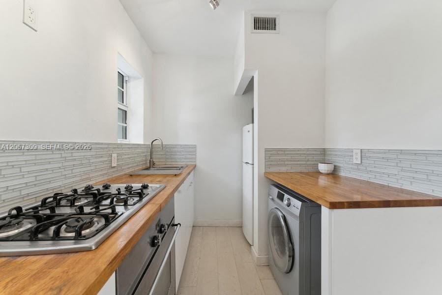 PINE TREE PLACE CONDO · #206 in Miami Beach - Photo 13