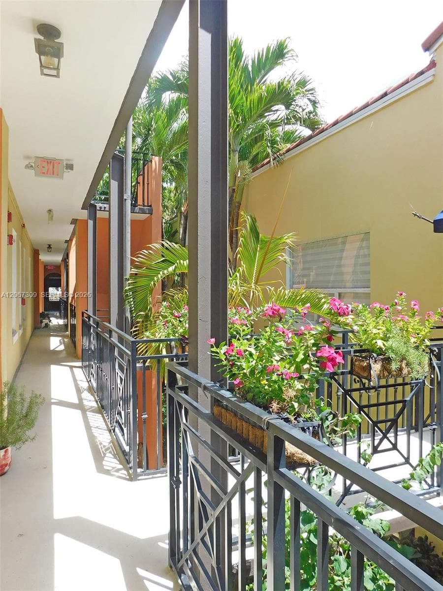 PINE TREE PLACE CONDO · #206 in Miami Beach - Photo 10