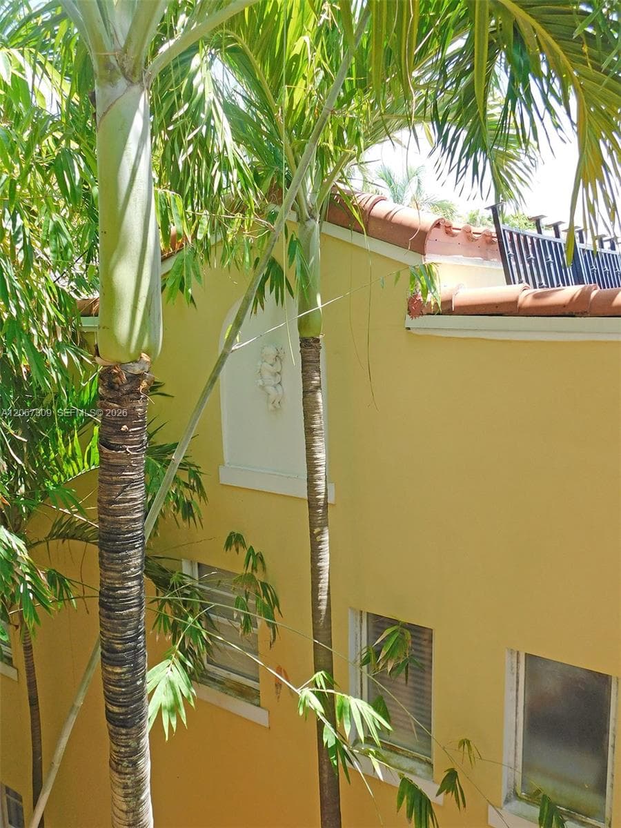 PINE TREE PLACE CONDO · #206 in Miami Beach - Photo 21