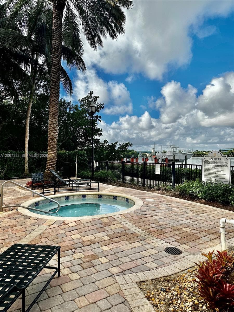 Porto Bellagio · #1105 in Sunny Isles Beach - Photo 22