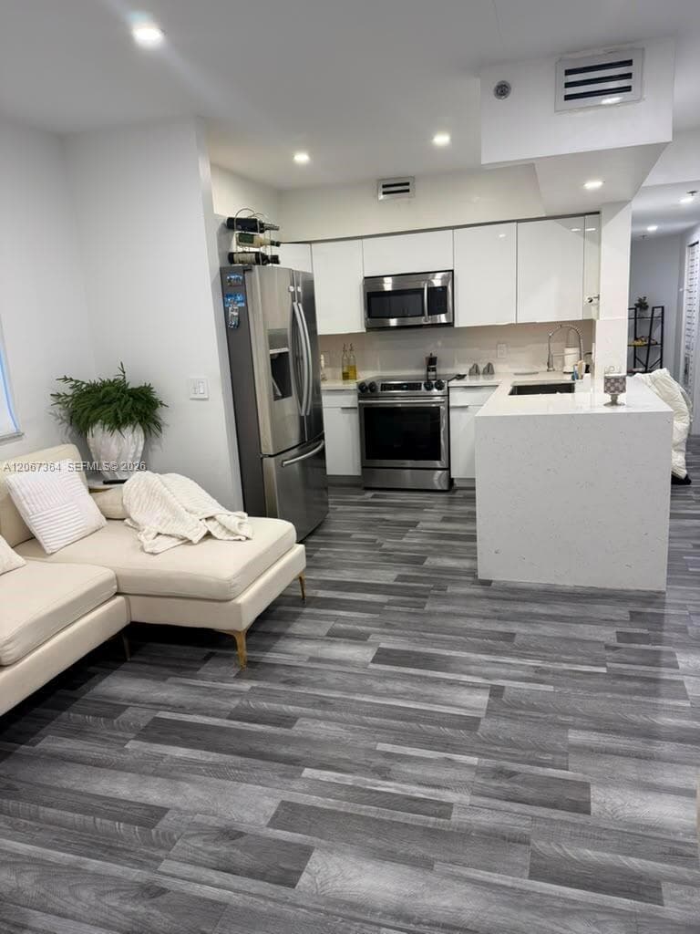 KEYSTONE COURTS CONDO · #W507 in Miami - Photo 2