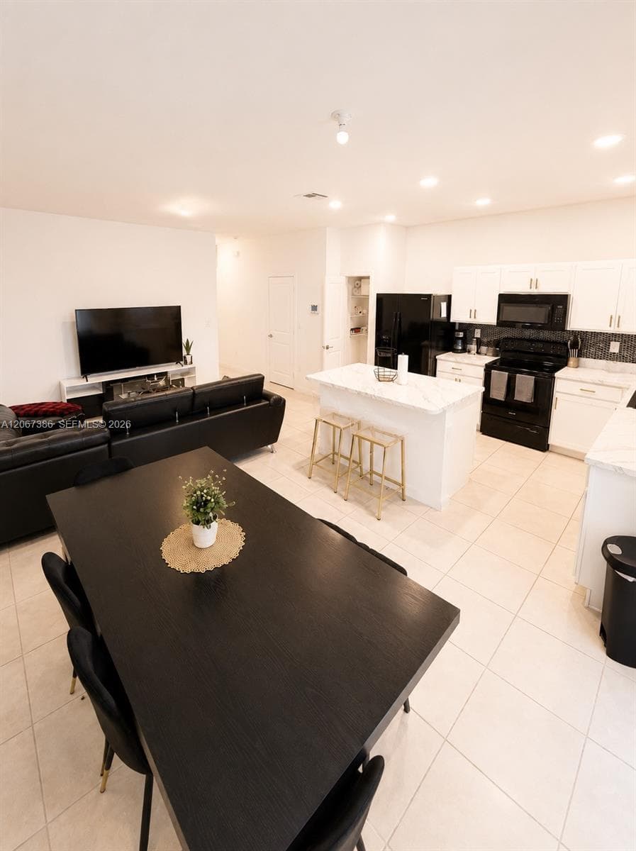 1181 SW 7th Ct #1181 photo 17