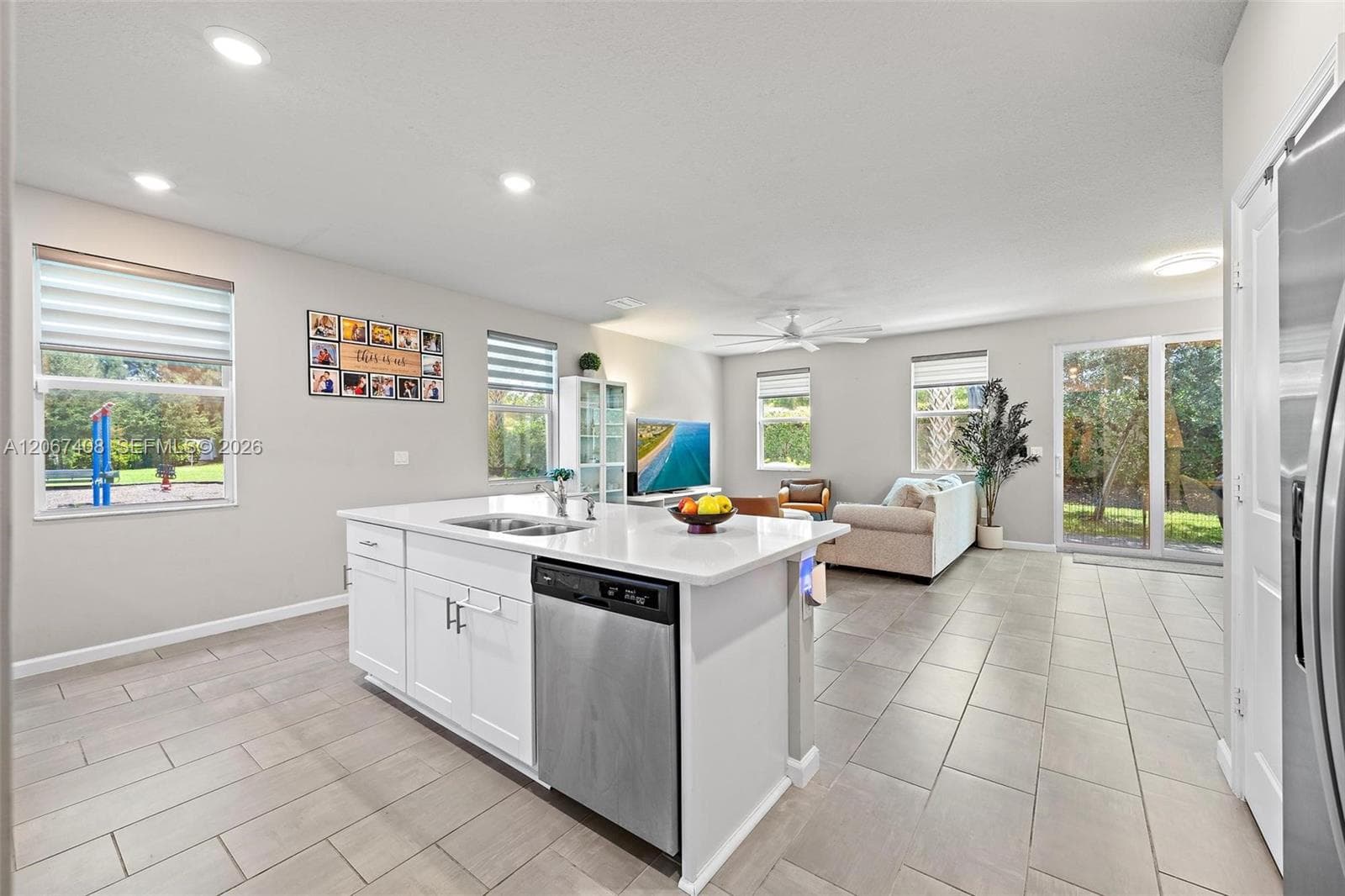 1616 Lindley St photo 6