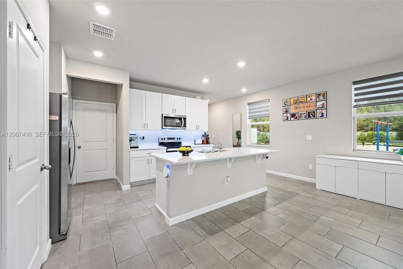 1616 Lindley St photo 5