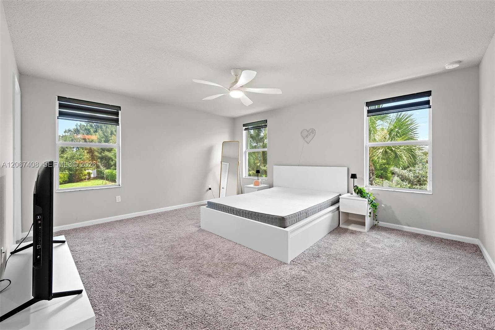 1616 Lindley St photo 18