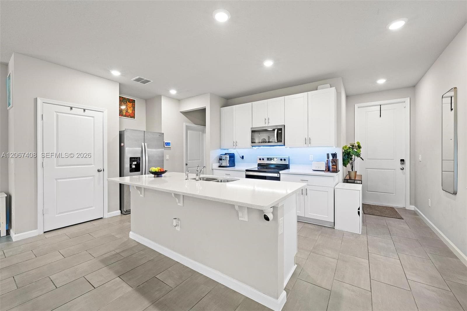 1616 Lindley St photo 4
