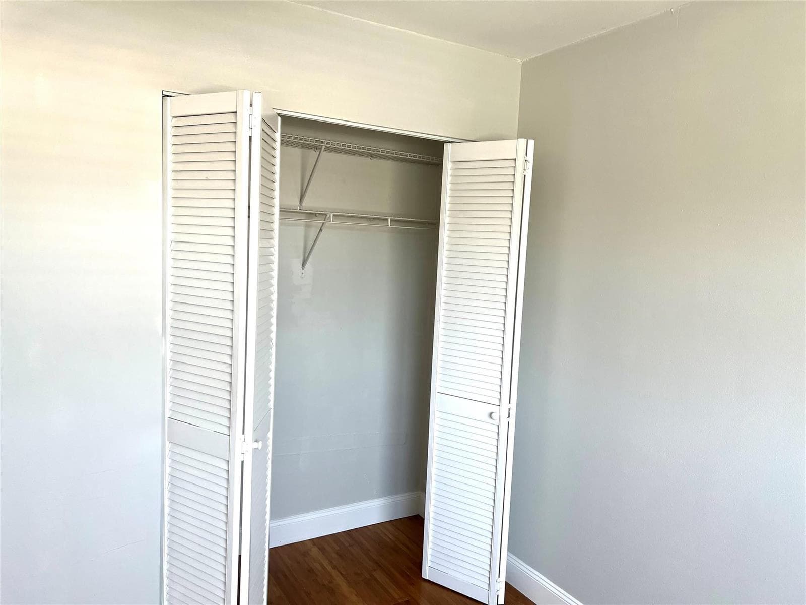 GUEST BEDROOM CLOSET