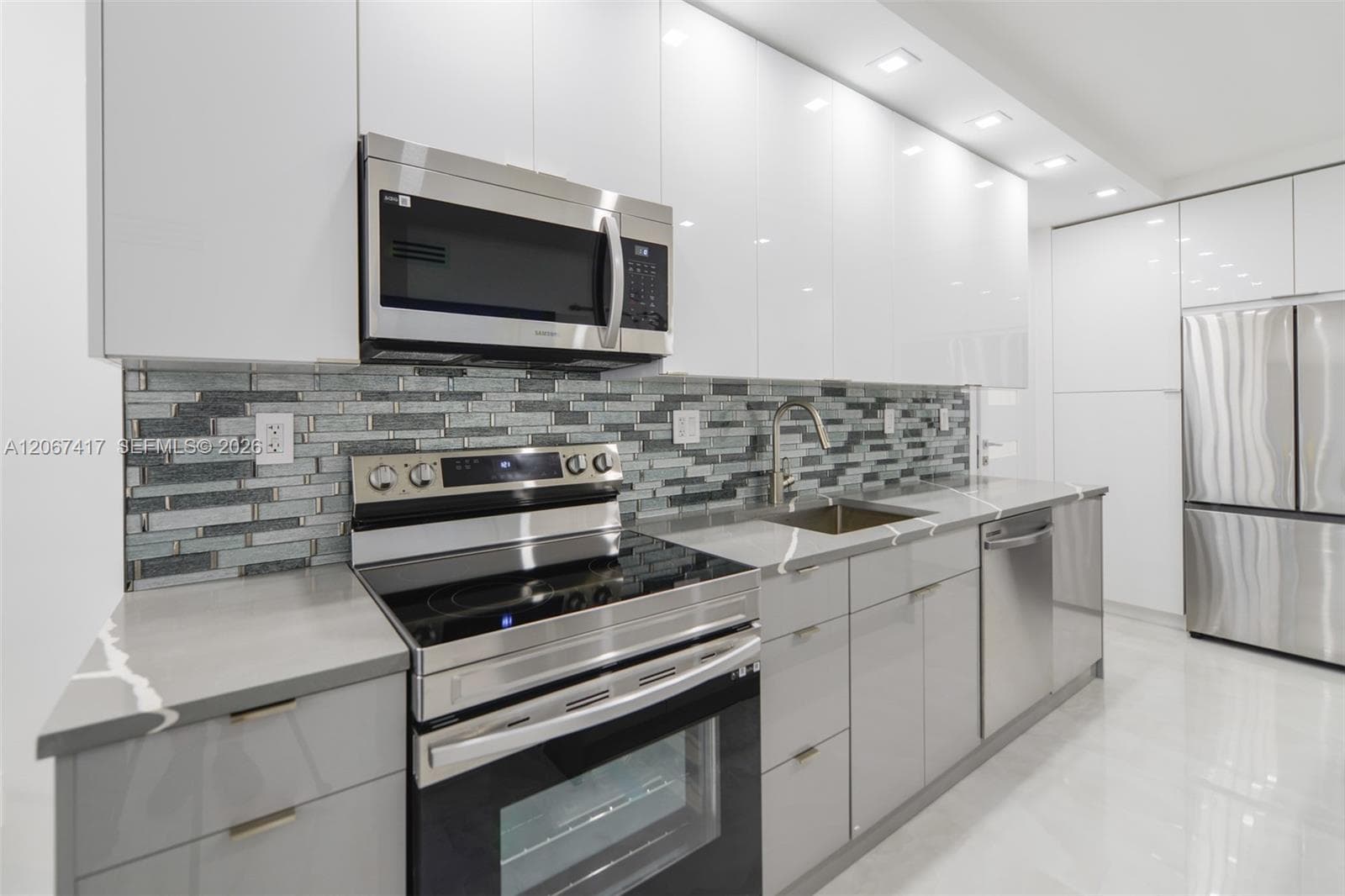 HEMISPHERES CONDO · #20K in Hallandale Beach - Photo 24