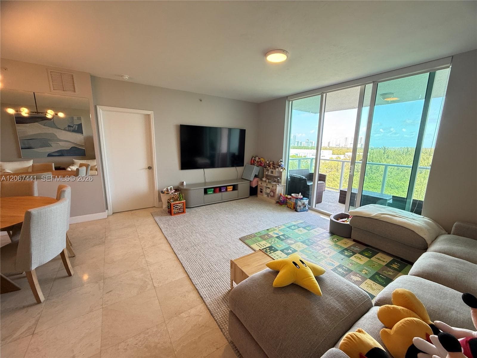 THE OAKS I CONDO · #1104 in North Miami - Photo 1