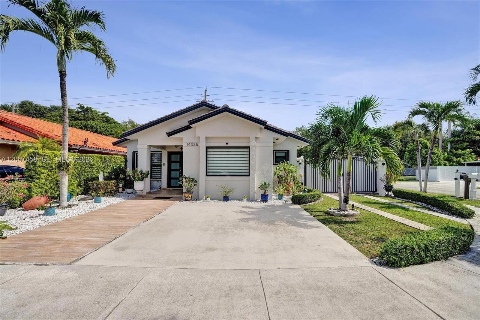 14335 SW 112th Ter photo 2