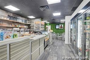 convenience store cafe