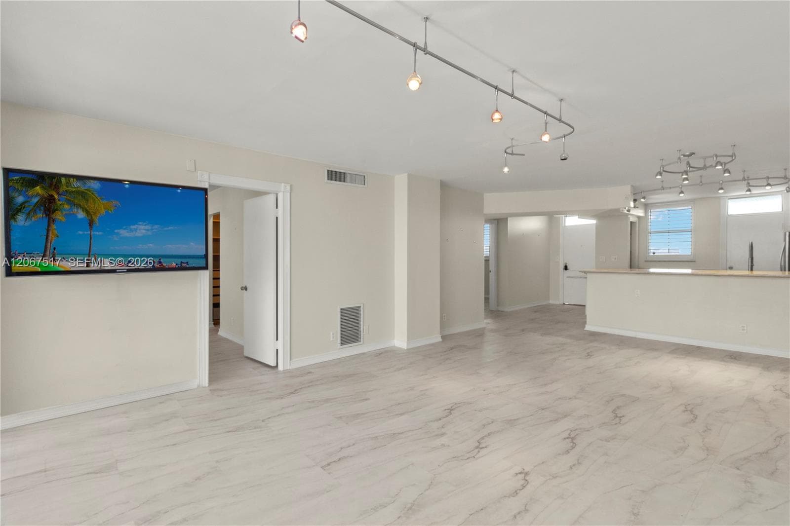 CORAL ISLE EAST CONDO · #904 in North Miami Beach - Photo 6