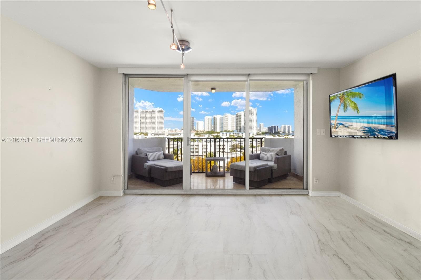 CORAL ISLE EAST CONDO · #904 in North Miami Beach - Photo 3