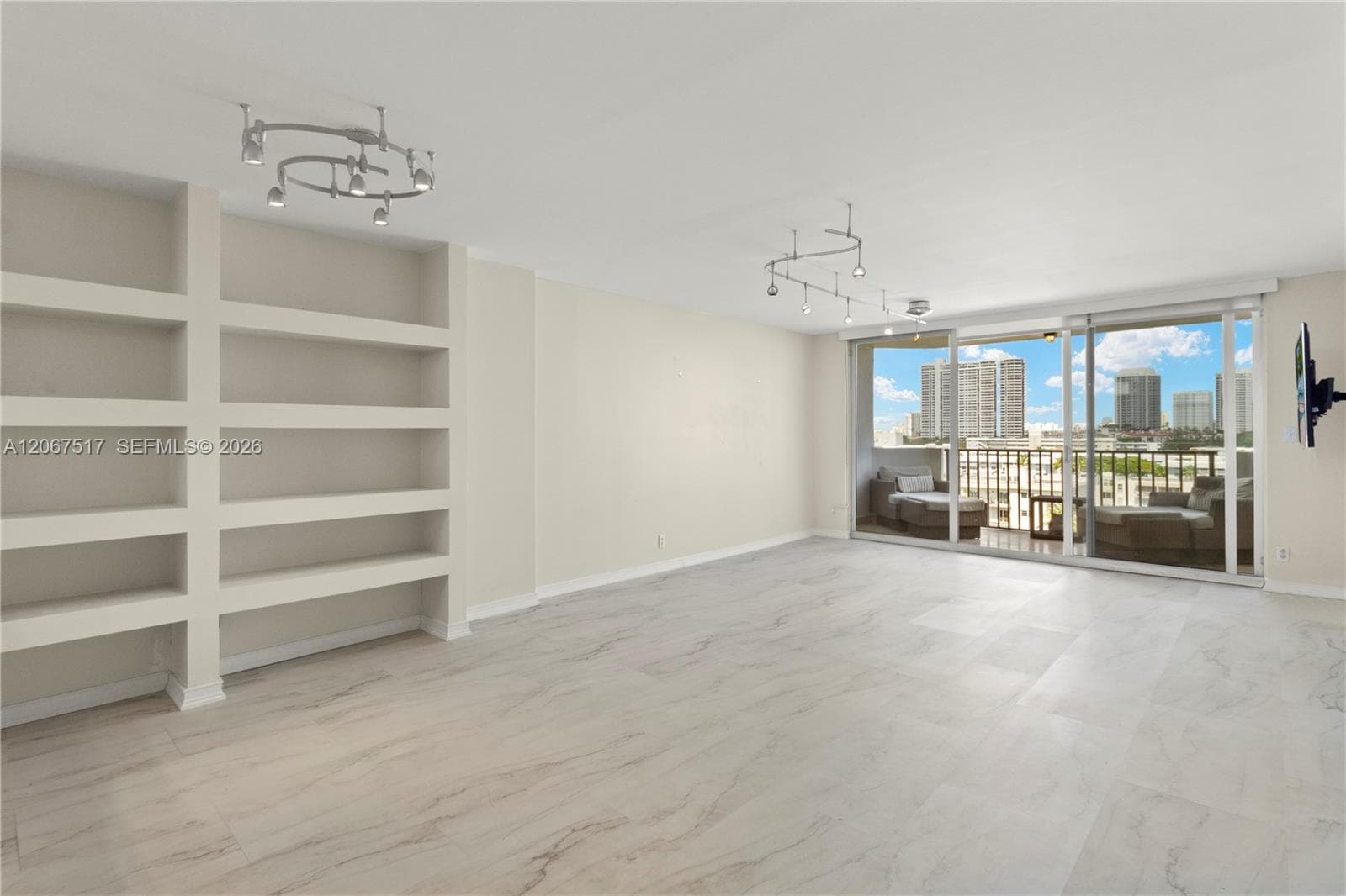 CORAL ISLE EAST CONDO · #904 in North Miami Beach - Photo 4