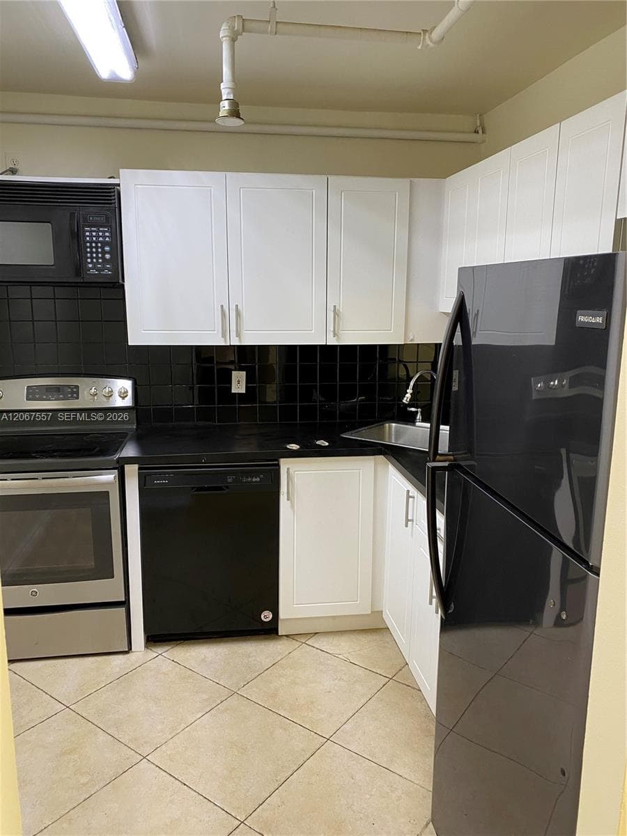 GREENWICH PH I CONDO · #A1406 in North Miami - Photo 2