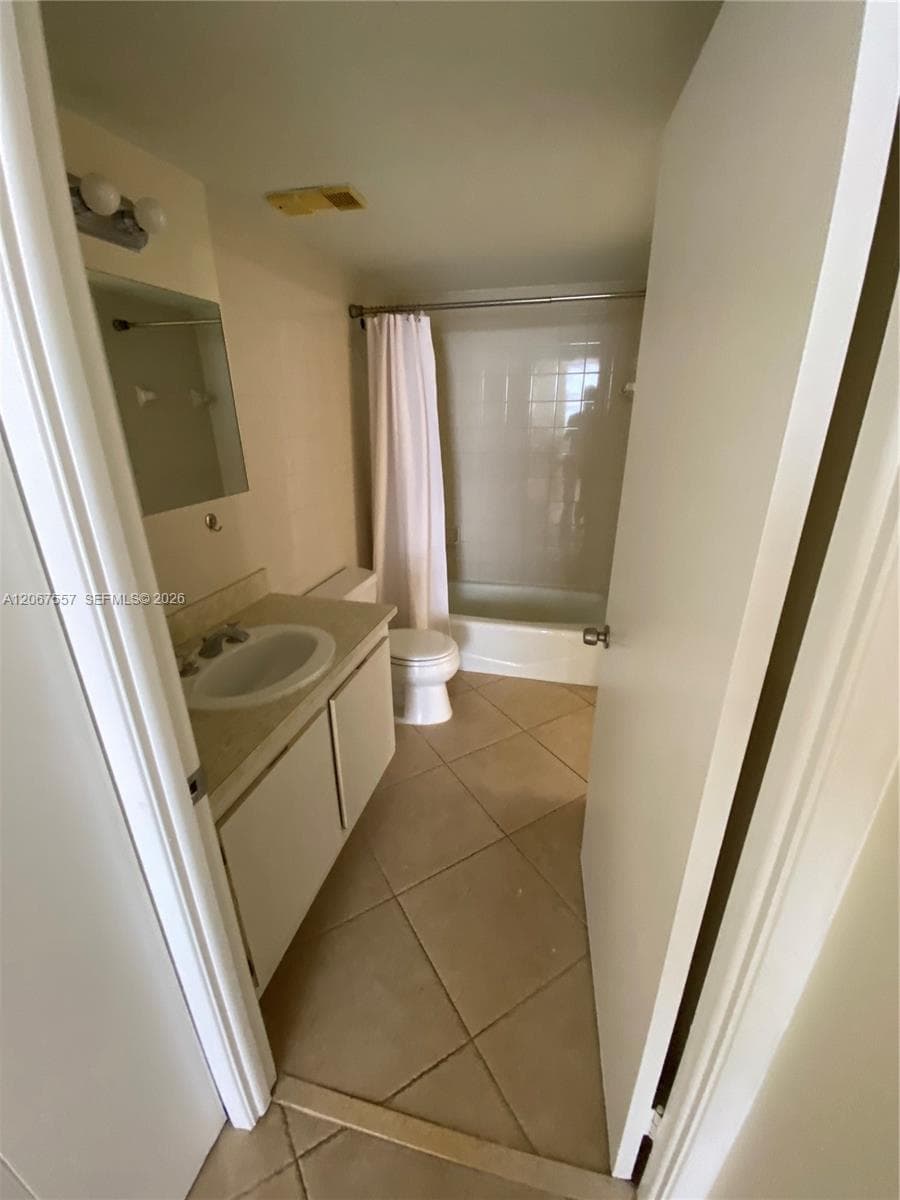 GREENWICH PH I CONDO · #A1406 in North Miami - Photo 6
