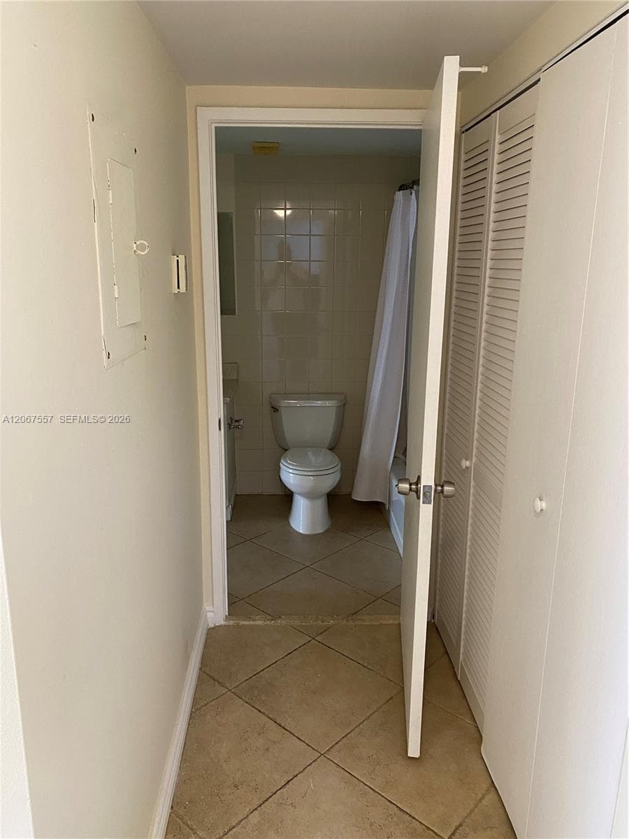 GREENWICH PH I CONDO · #A1406 in North Miami - Photo 17
