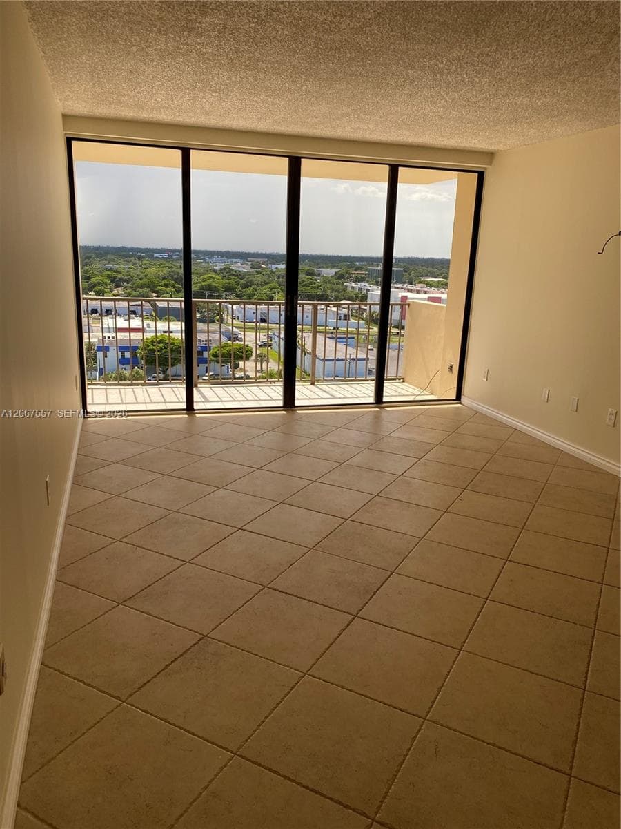 GREENWICH PH I CONDO · #A1406 in North Miami - Photo 16