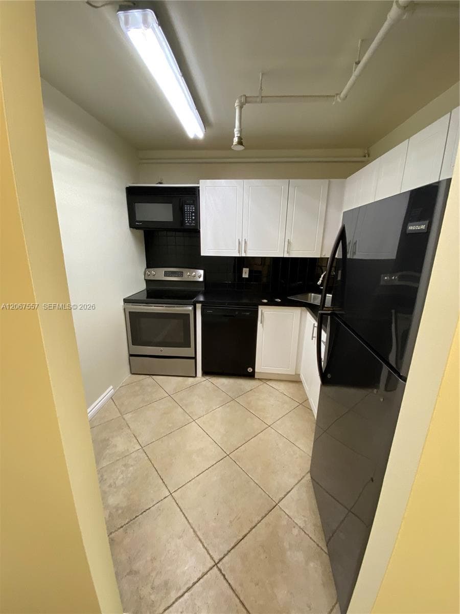 GREENWICH PH I CONDO · #A1406 in North Miami - Photo 14