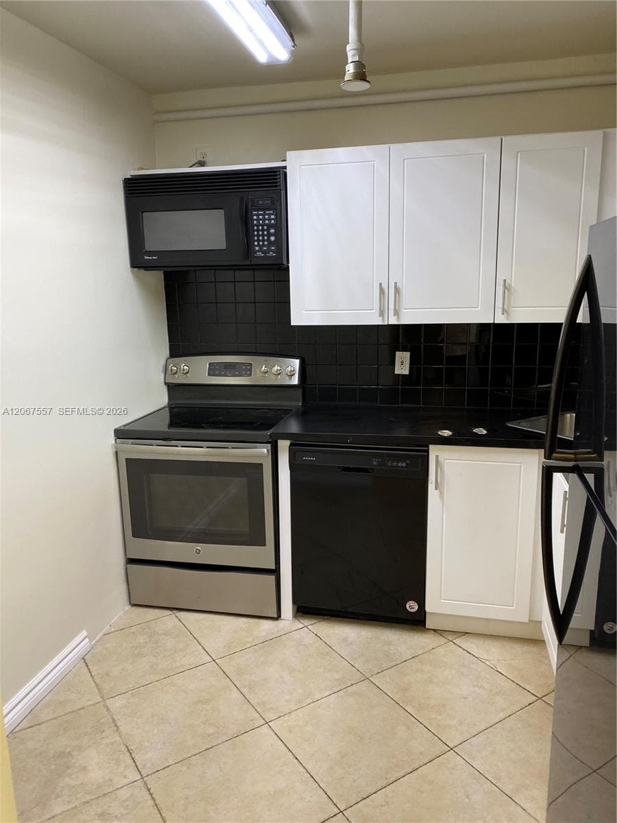 GREENWICH PH I CONDO · #A1406 in North Miami - Photo 18