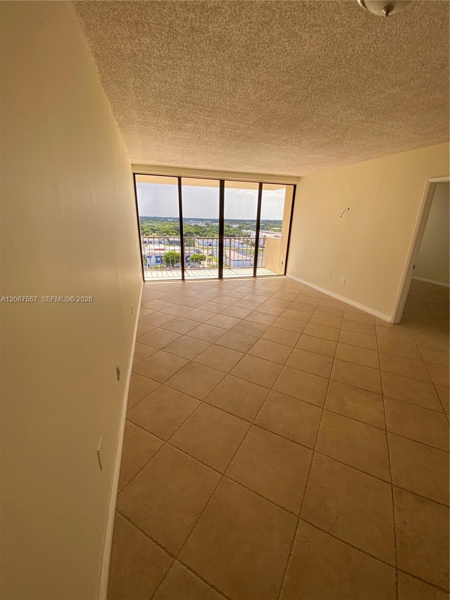 GREENWICH PH I CONDO · #A1406 in North Miami - Photo 15
