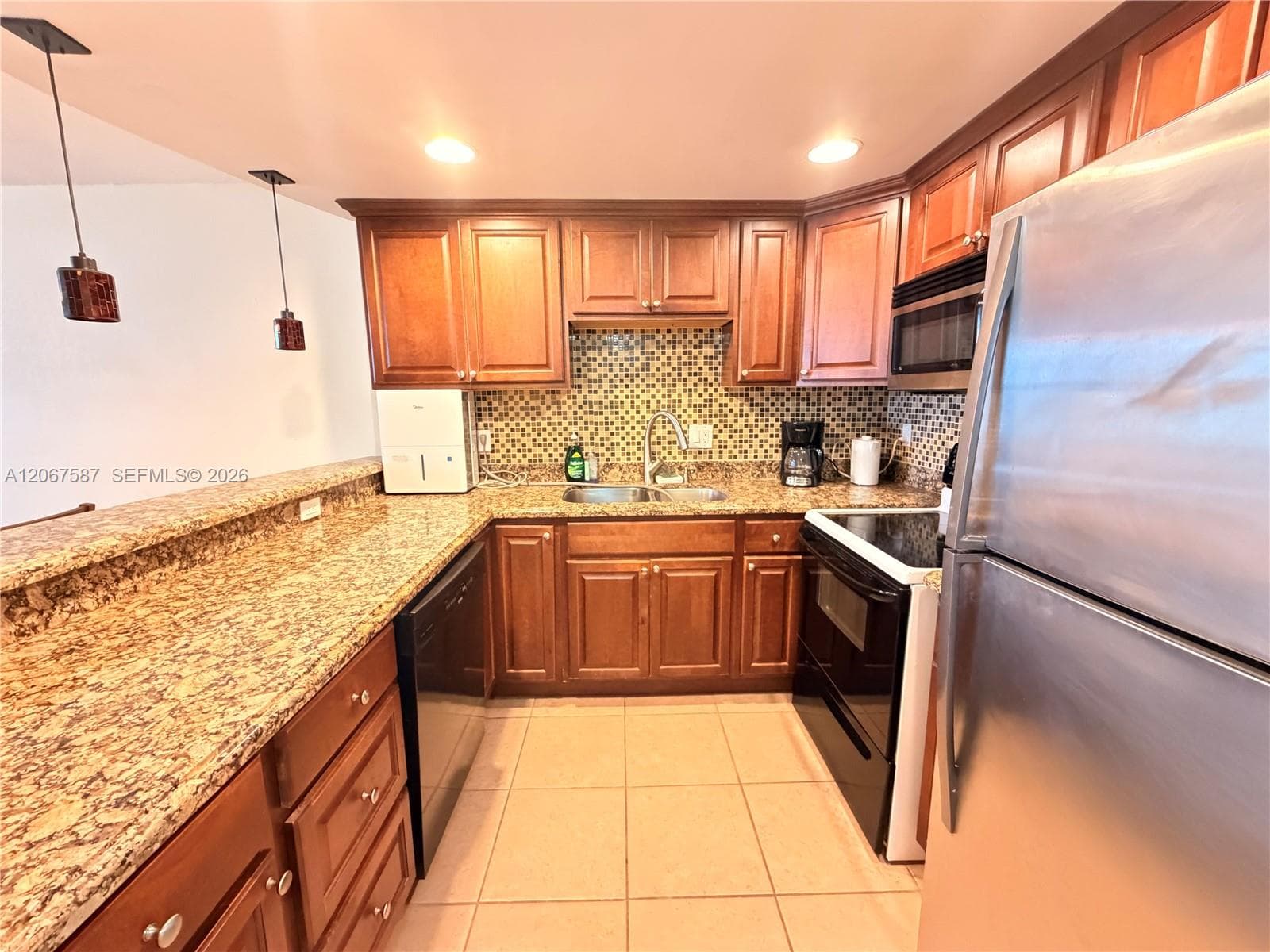 IMPERIAL TOWERS CONDO · #607 in Hallandale Beach - Photo 6