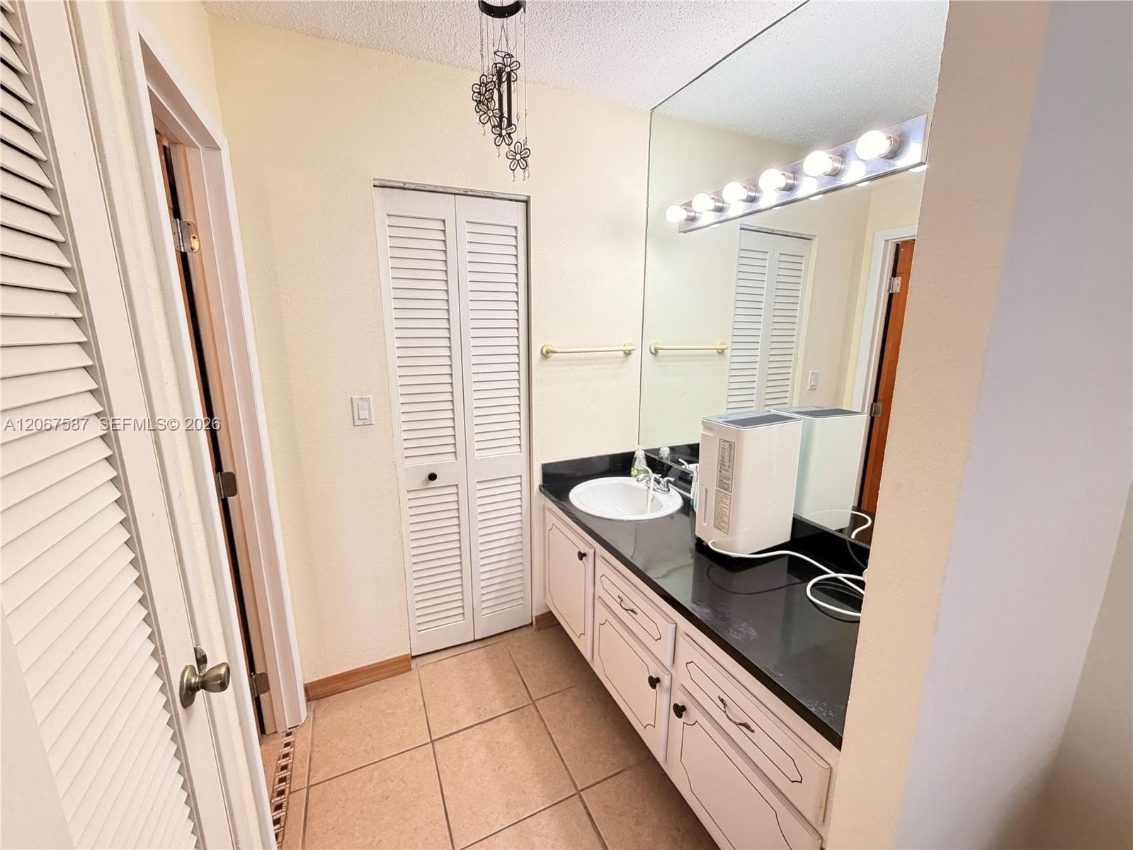 IMPERIAL TOWERS CONDO · #607 in Hallandale Beach - Photo 17