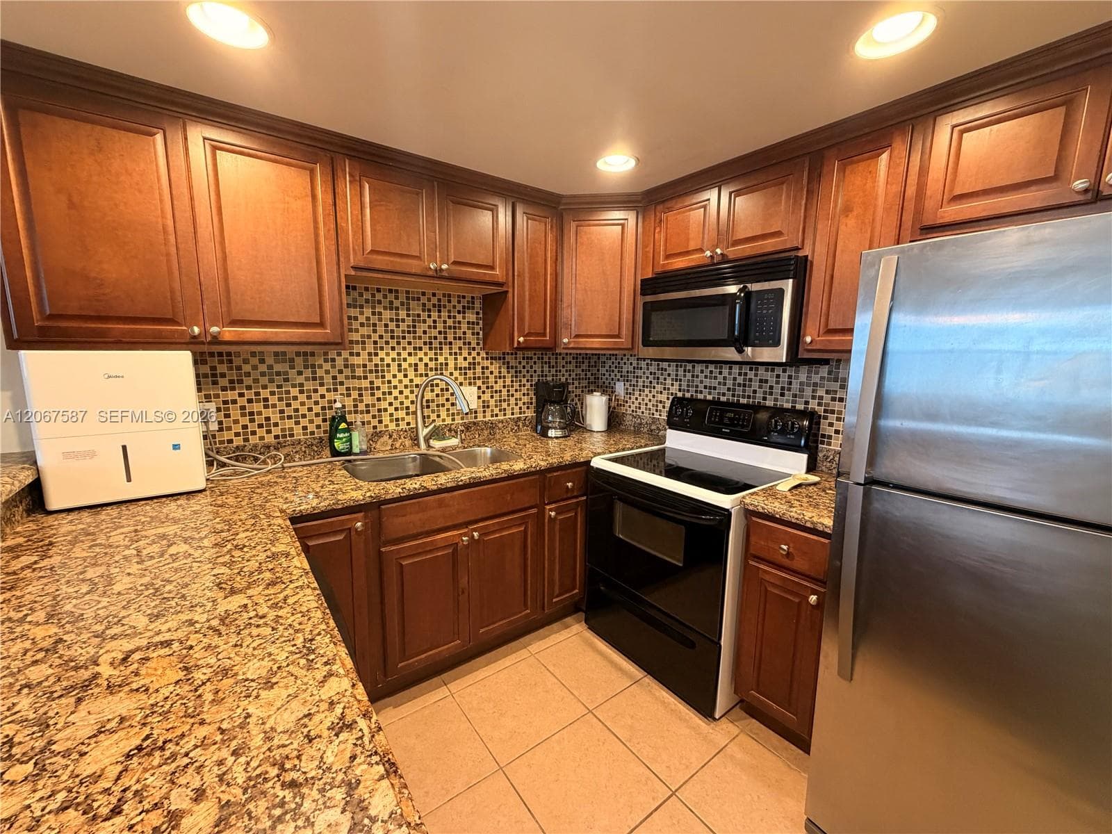 IMPERIAL TOWERS CONDO · #607 in Hallandale Beach - Photo 5