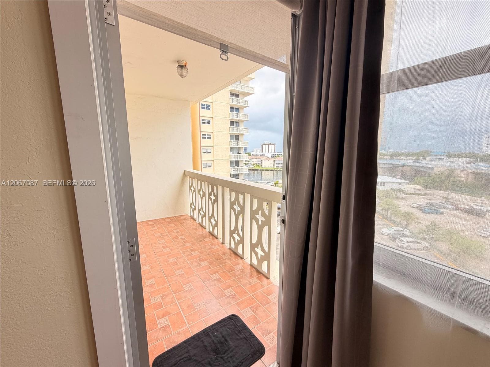 IMPERIAL TOWERS CONDO · #607 in Hallandale Beach - Photo 9