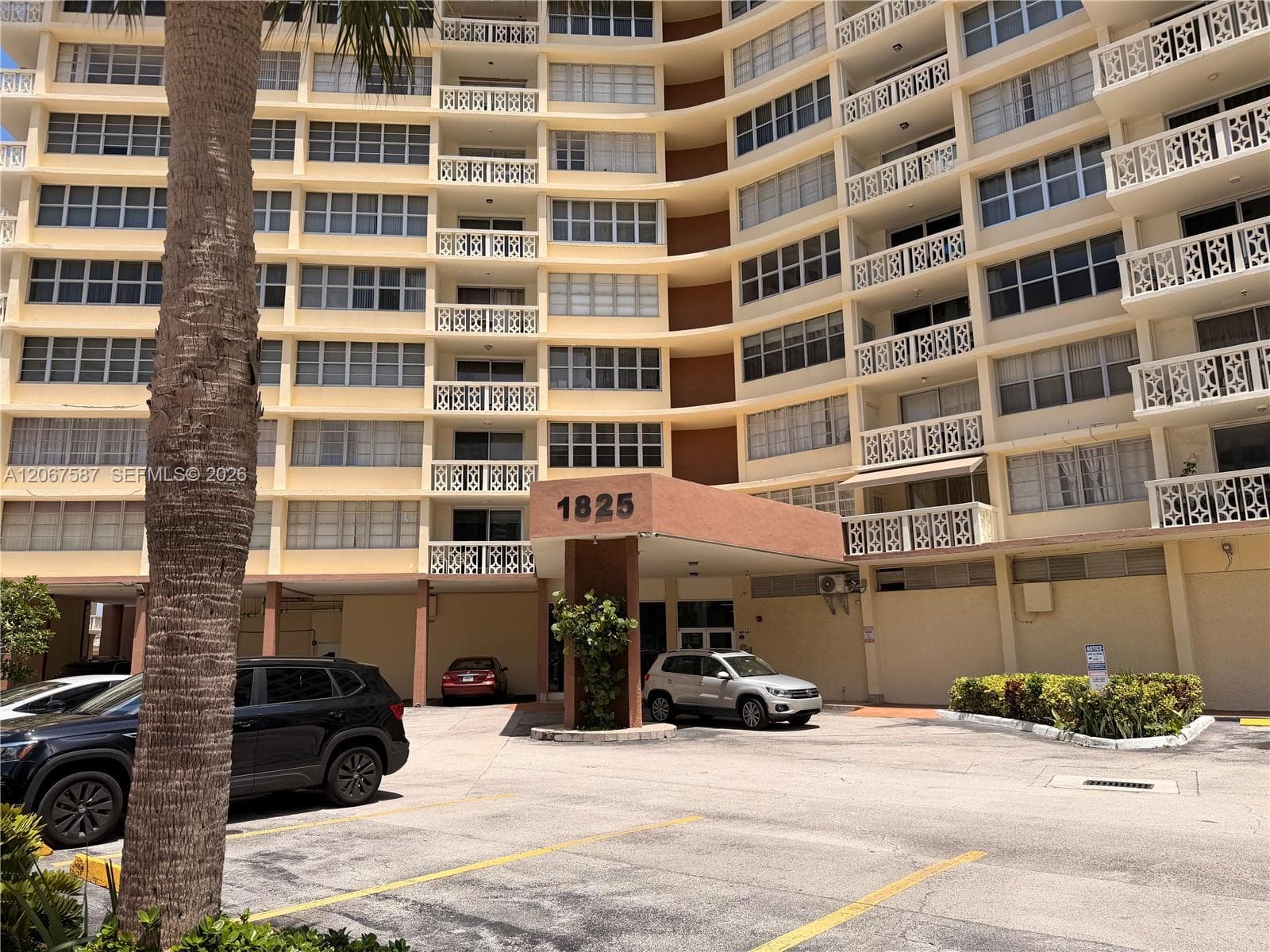 IMPERIAL TOWERS CONDO · #607 in Hallandale Beach - Photo 30