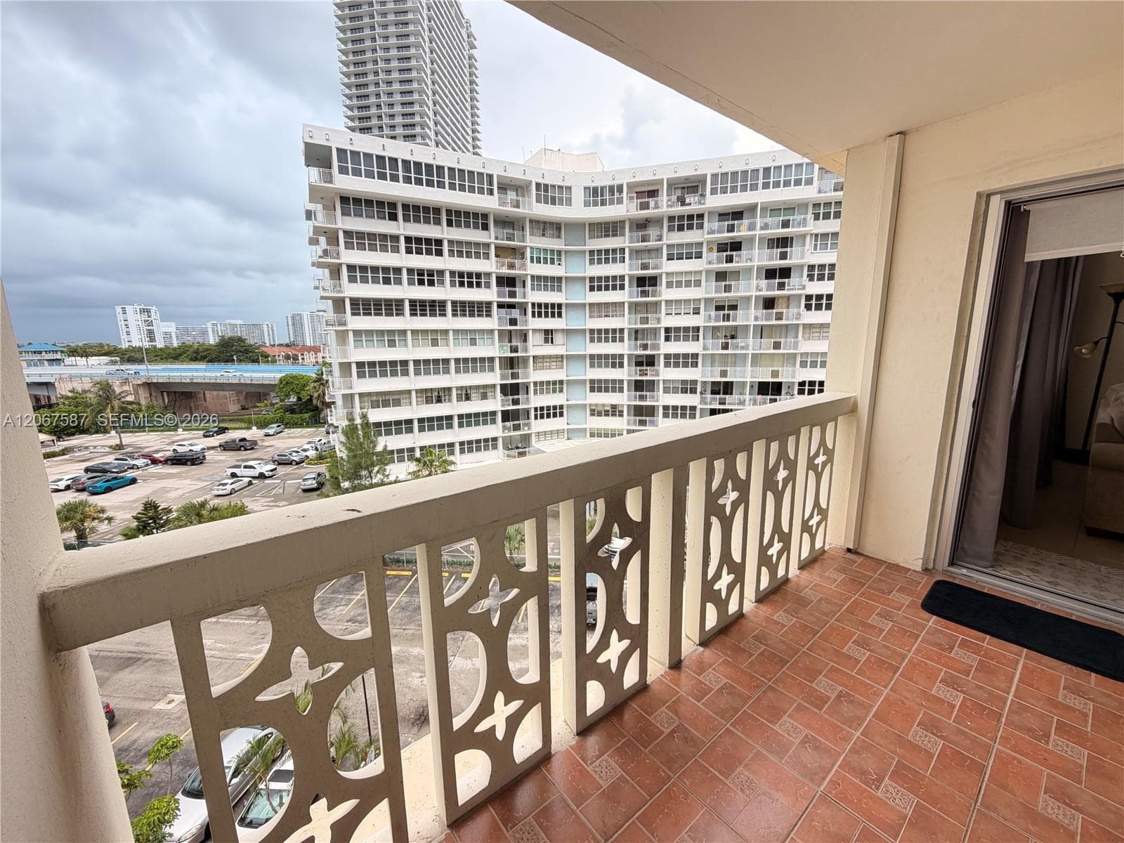 IMPERIAL TOWERS CONDO · #607 in Hallandale Beach - Photo 10