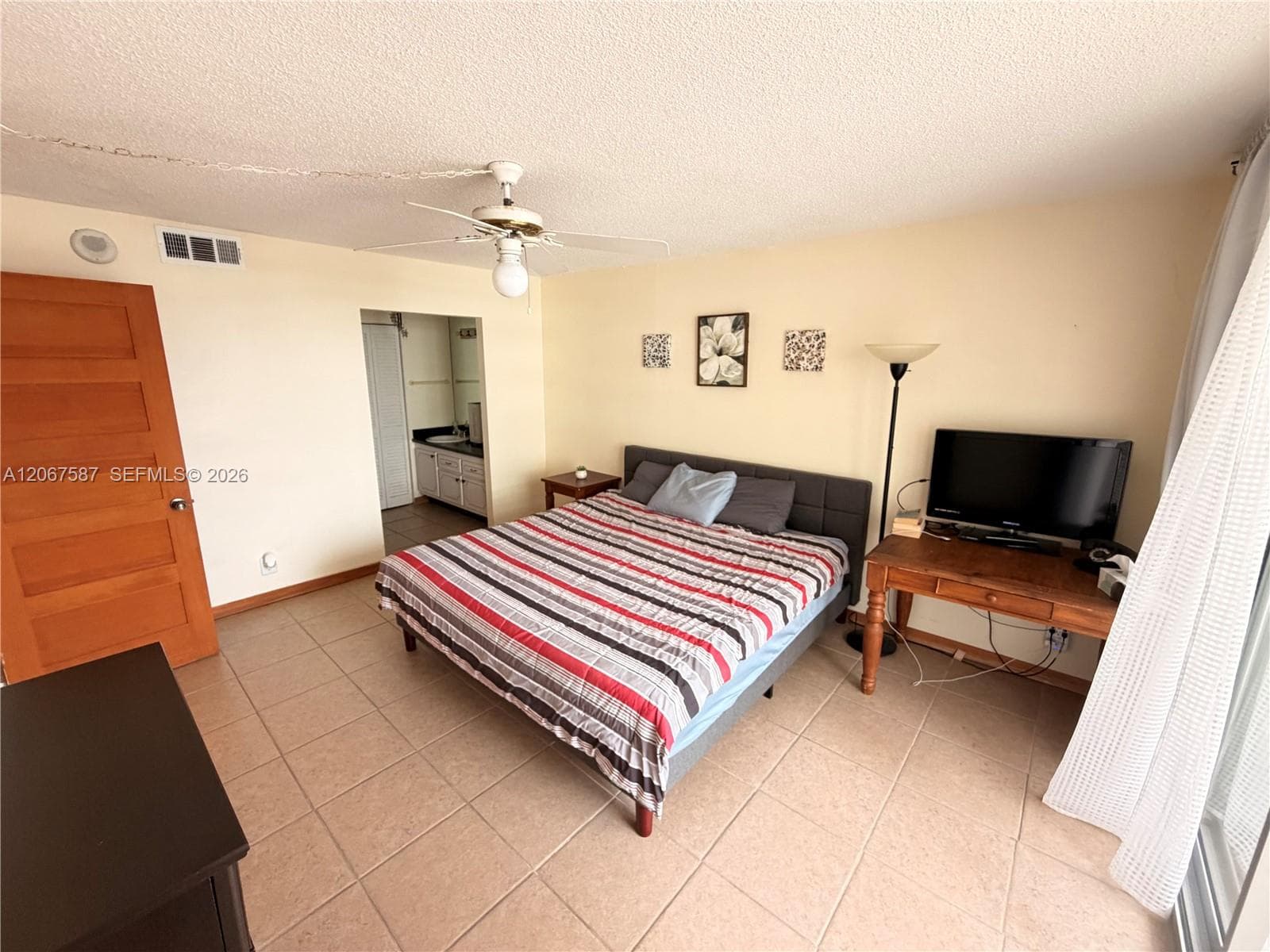 IMPERIAL TOWERS CONDO · #607 in Hallandale Beach - Photo 15