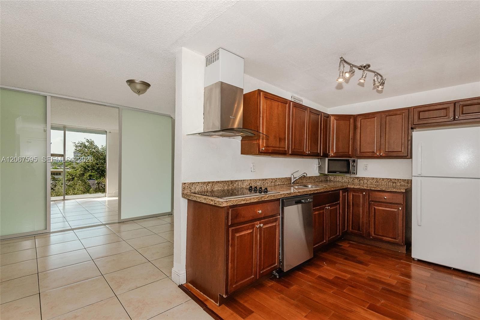 BAYVIEW PALMS CONDO · #532 in North Miami - Photo 2