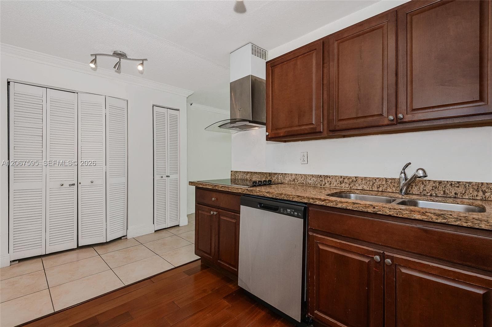 BAYVIEW PALMS CONDO · #532 in North Miami - Photo 5