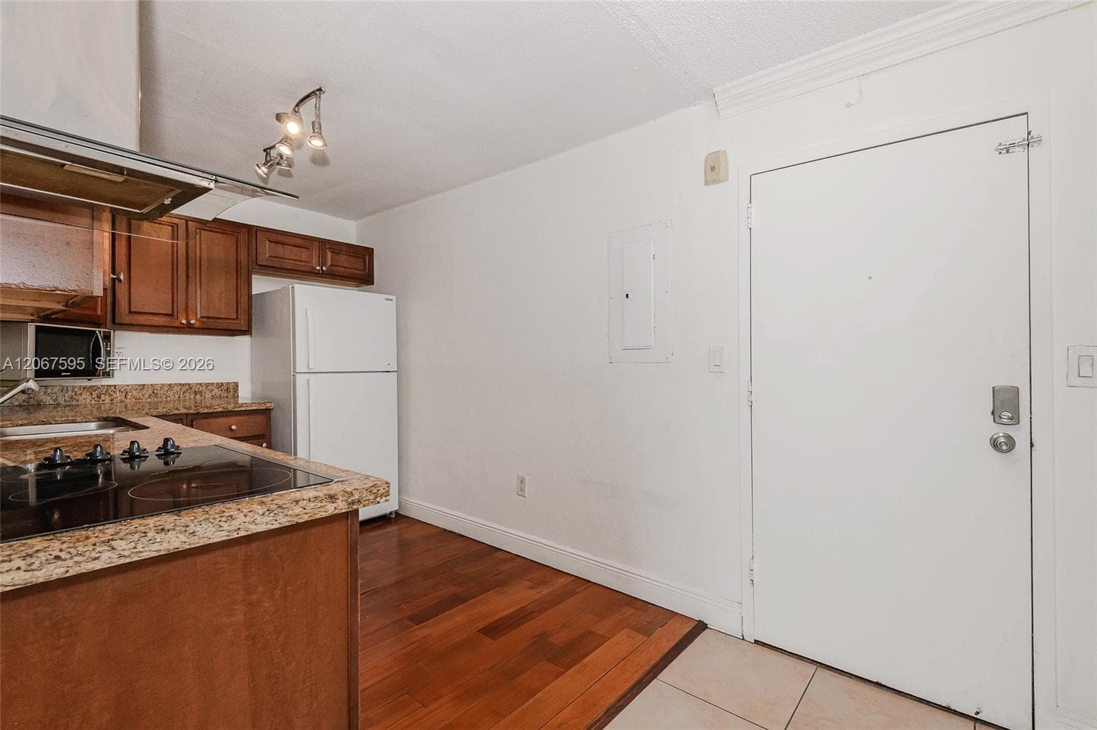 BAYVIEW PALMS CONDO · #532 in North Miami - Photo 4