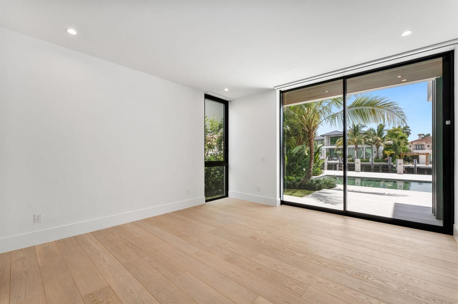 Private First-Floor En-Suite Guest Room