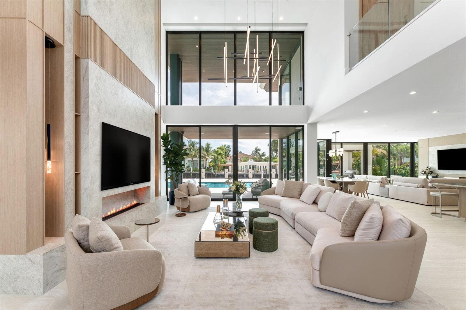 Floor to Ceiling windows