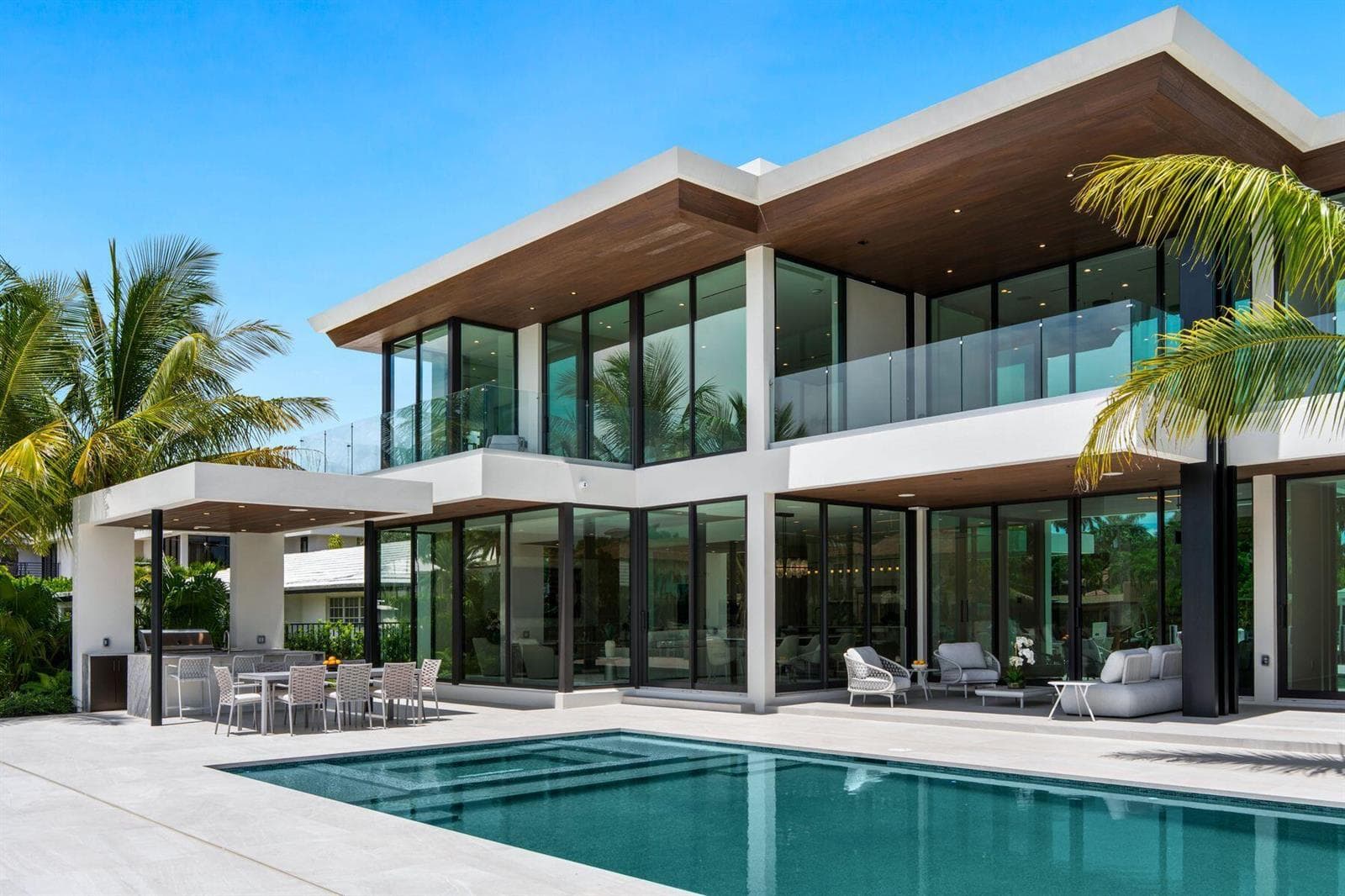 Seamless Pool Deck-to-Dock Design