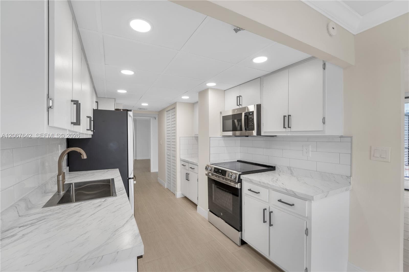 WINSTON TOWERS 700 CONDO · #1519 in Sunny Isles Beach - Photo 11