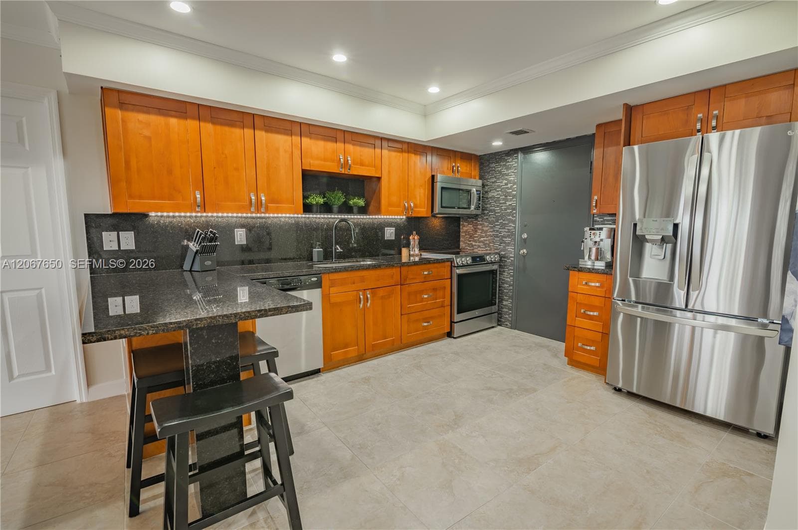 FAIRWAYS RIVIERA · #519 in Hallandale Beach - Photo 8