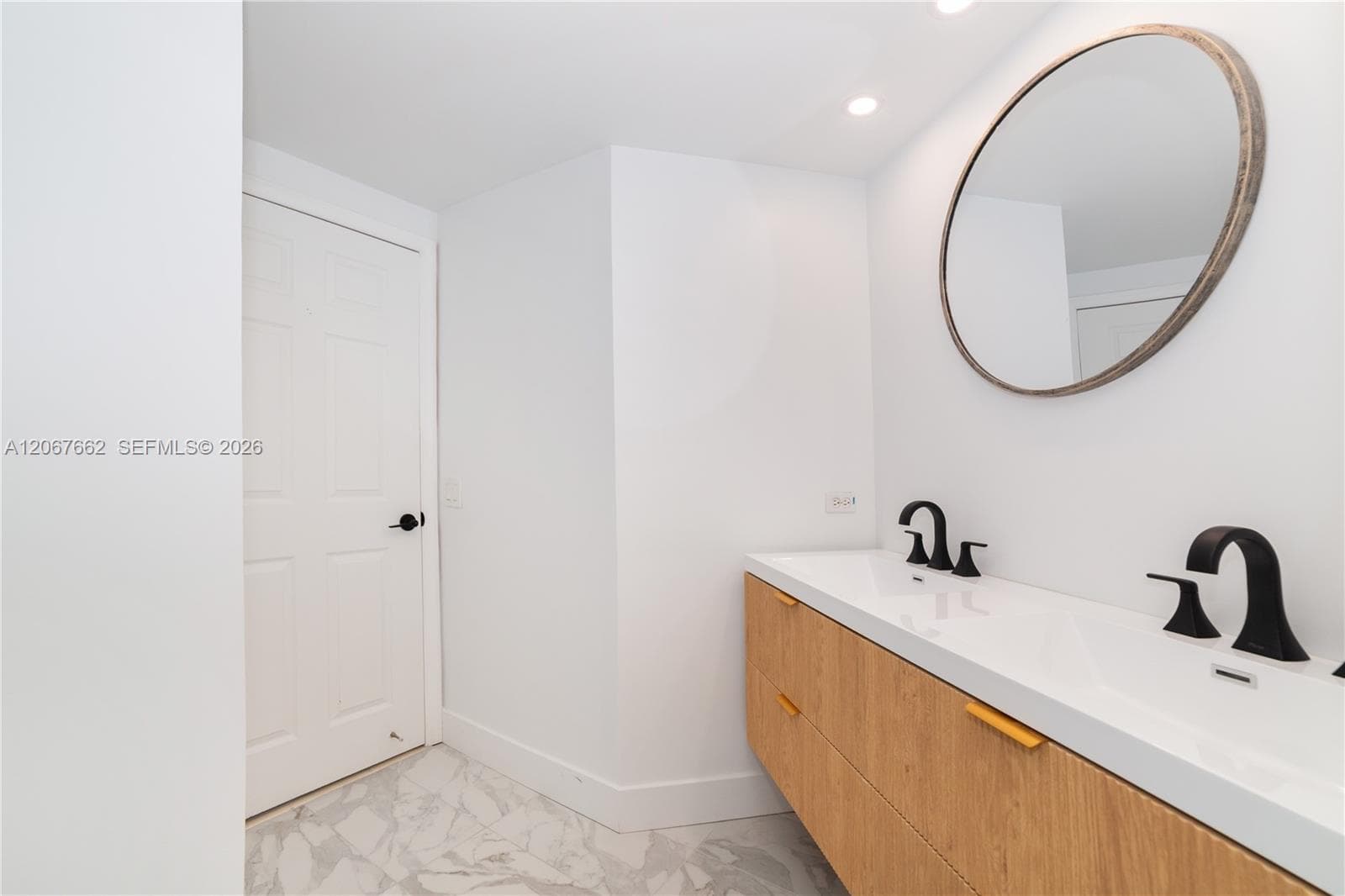 Porto Bellagio · #3410 in Sunny Isles Beach - Photo 17
