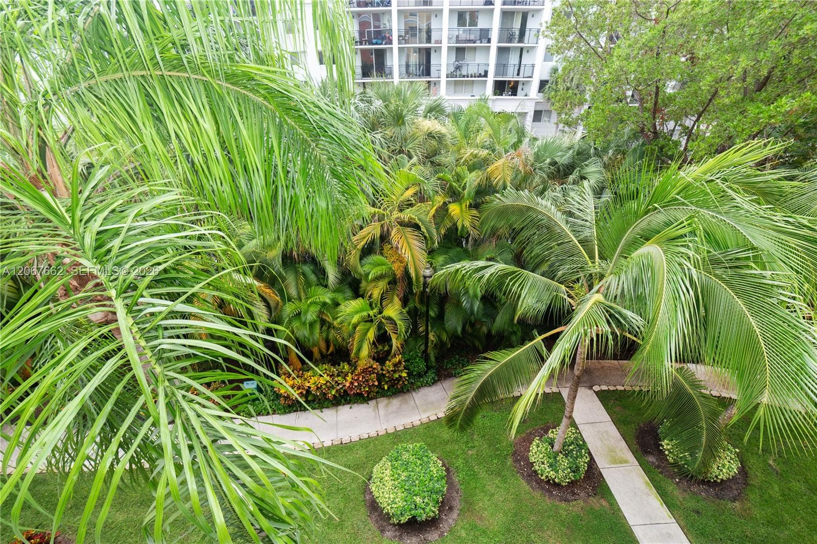 Porto Bellagio · #3410 in Sunny Isles Beach - Photo 45