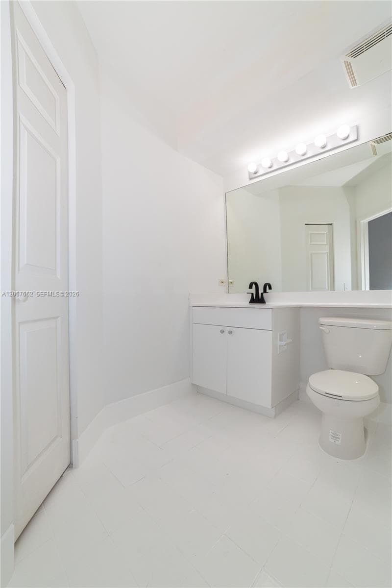 Porto Bellagio · #3410 in Sunny Isles Beach - Photo 37
