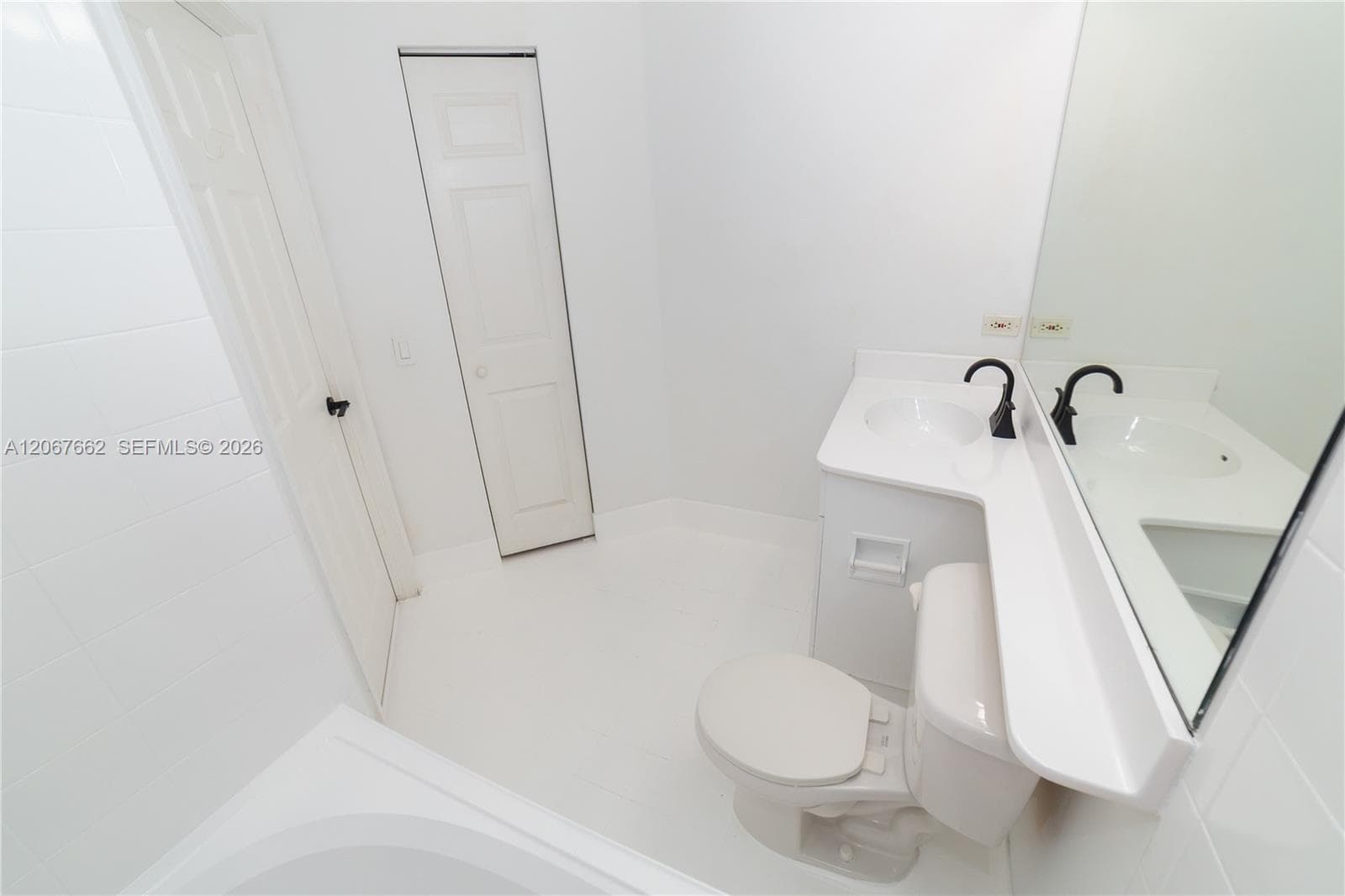 Porto Bellagio · #3410 in Sunny Isles Beach - Photo 35