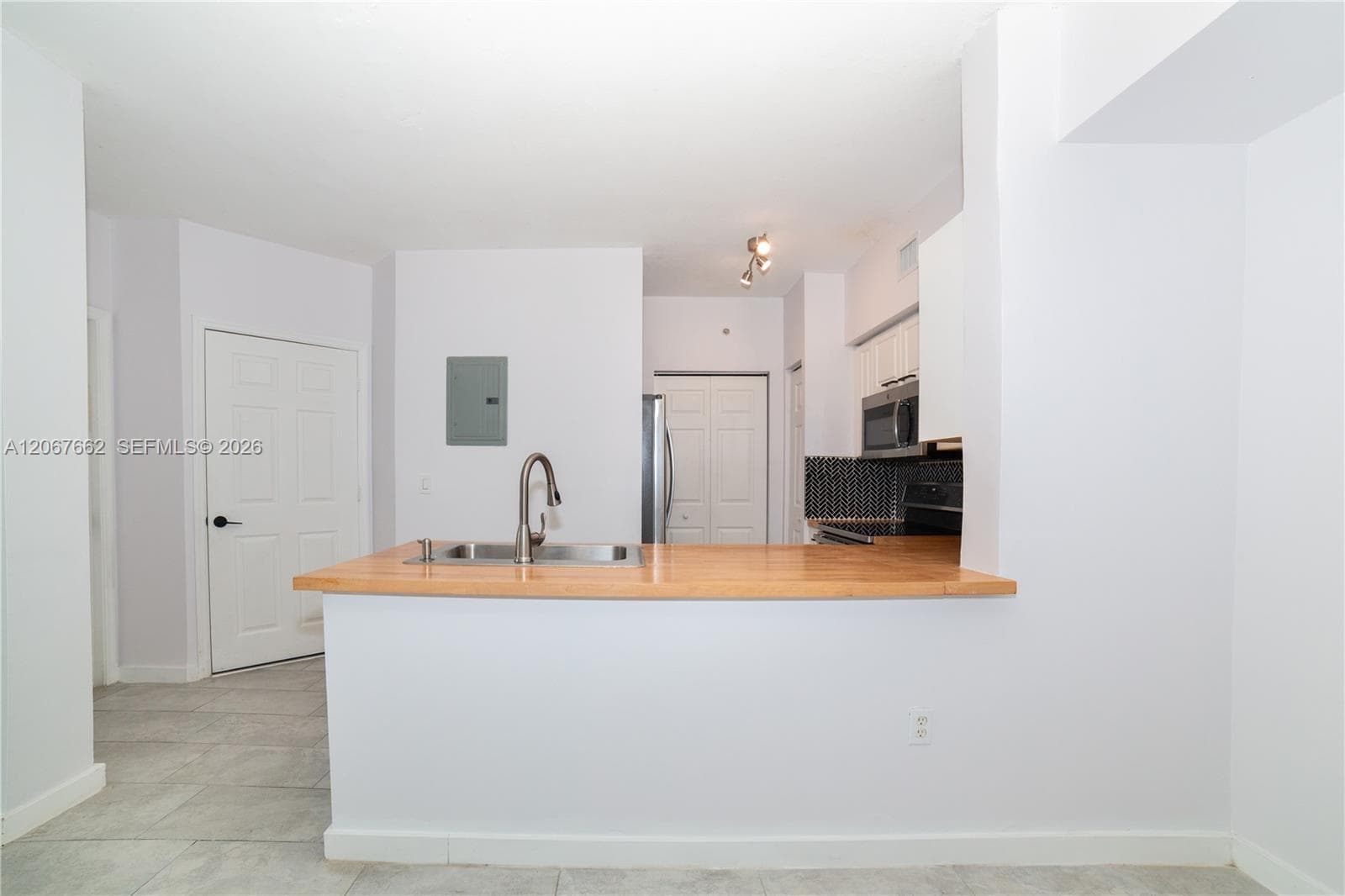 Porto Bellagio · #3410 in Sunny Isles Beach - Photo 8