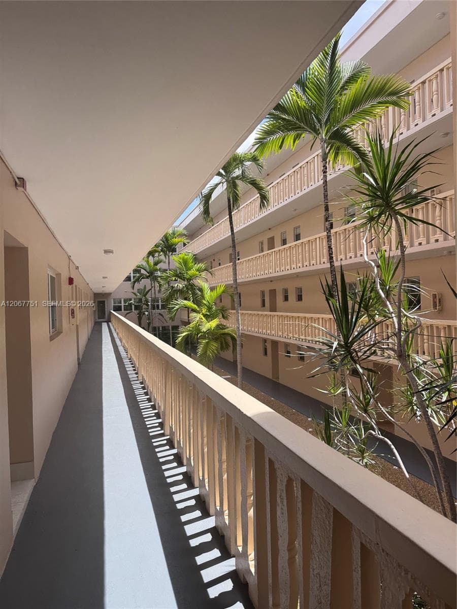 FOURTH GULFSTREAM GARDEN · #223 in Hallandale Beach - Photo 20