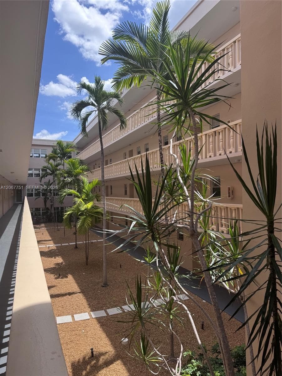 FOURTH GULFSTREAM GARDEN · #223 in Hallandale Beach - Photo 21